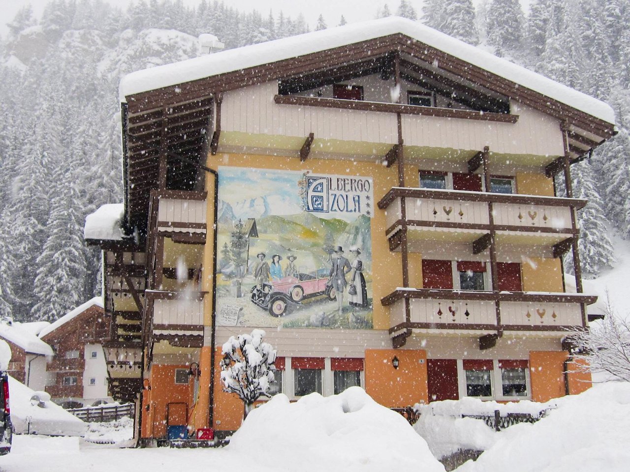 Hotel Azola